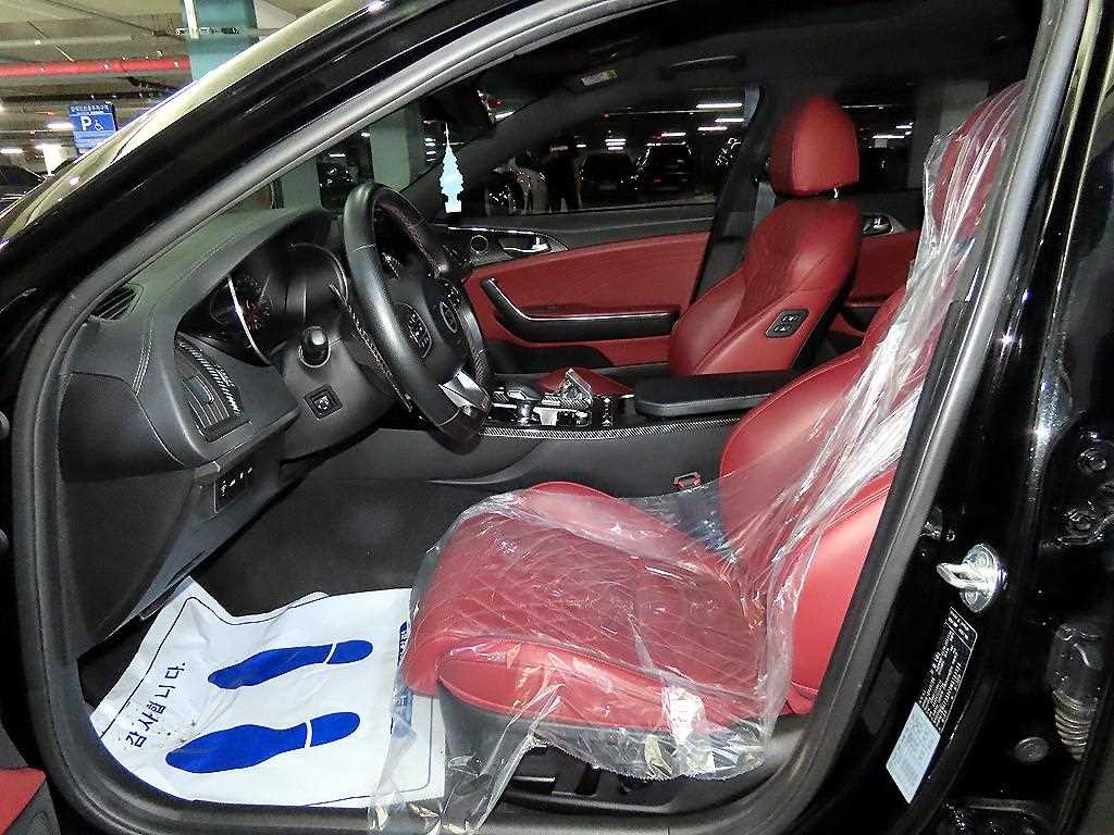 KIA Stinger - Vista 8