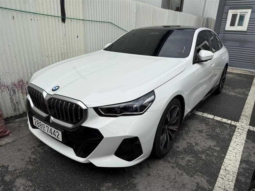 BMW 5 Series 2026 Blanco - Importación desde Corea - HF Imports Iquique - Foto 1