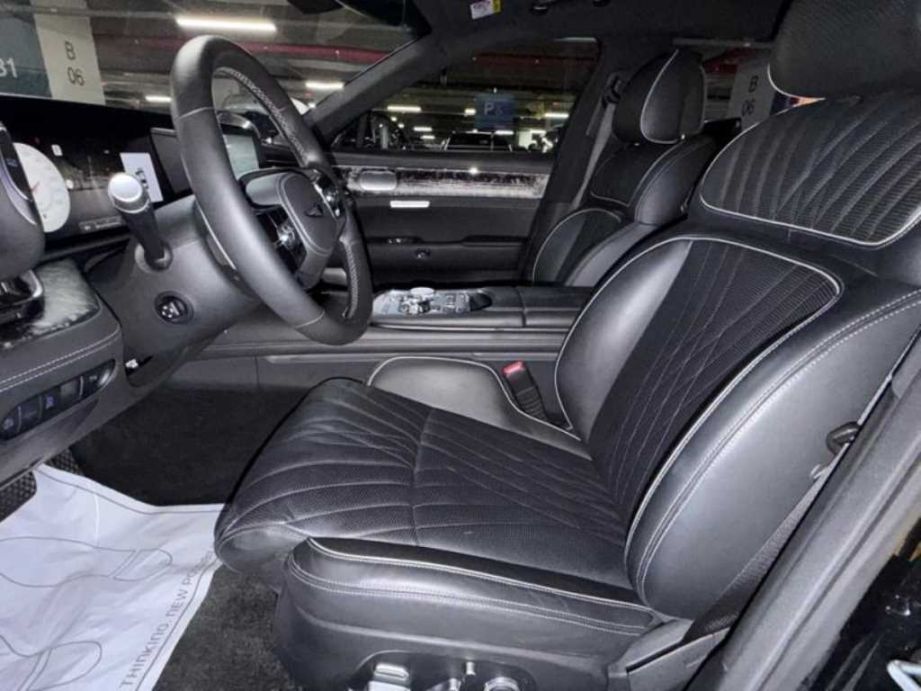 Genesis G90 - Vista 8