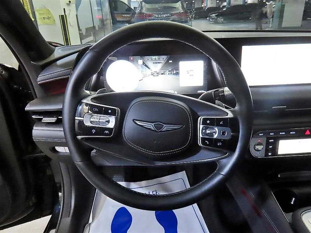 Genesis G90 - Vista 10