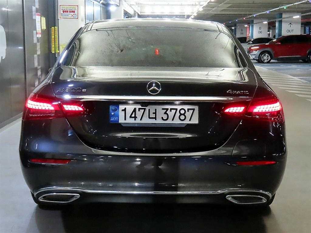 Mercedes Benz E class - Vista 7