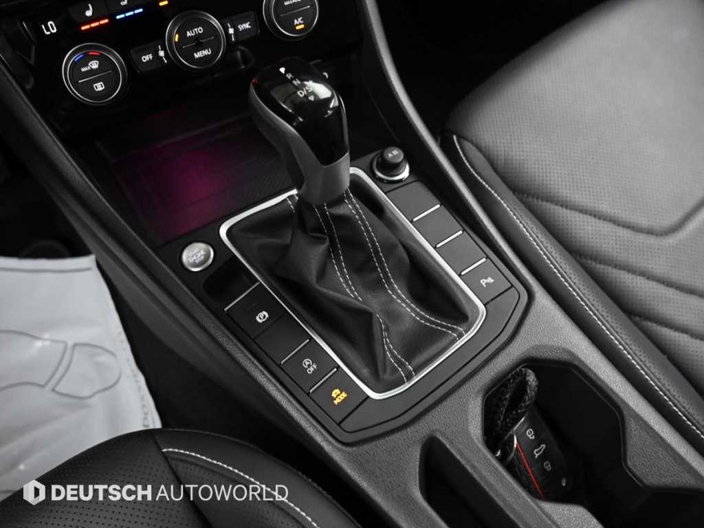 Volkswagen Jetta - Vista 11