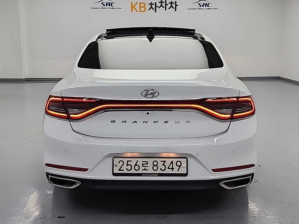 HYUNDAI Grandeur - Vista 3