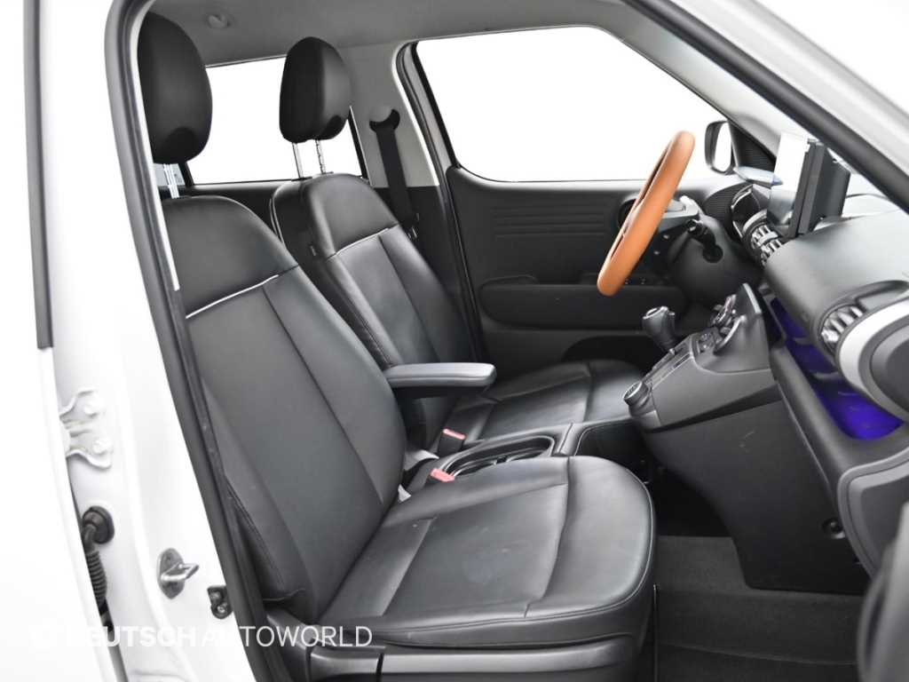 HYUNDAI Casper - Vista 12