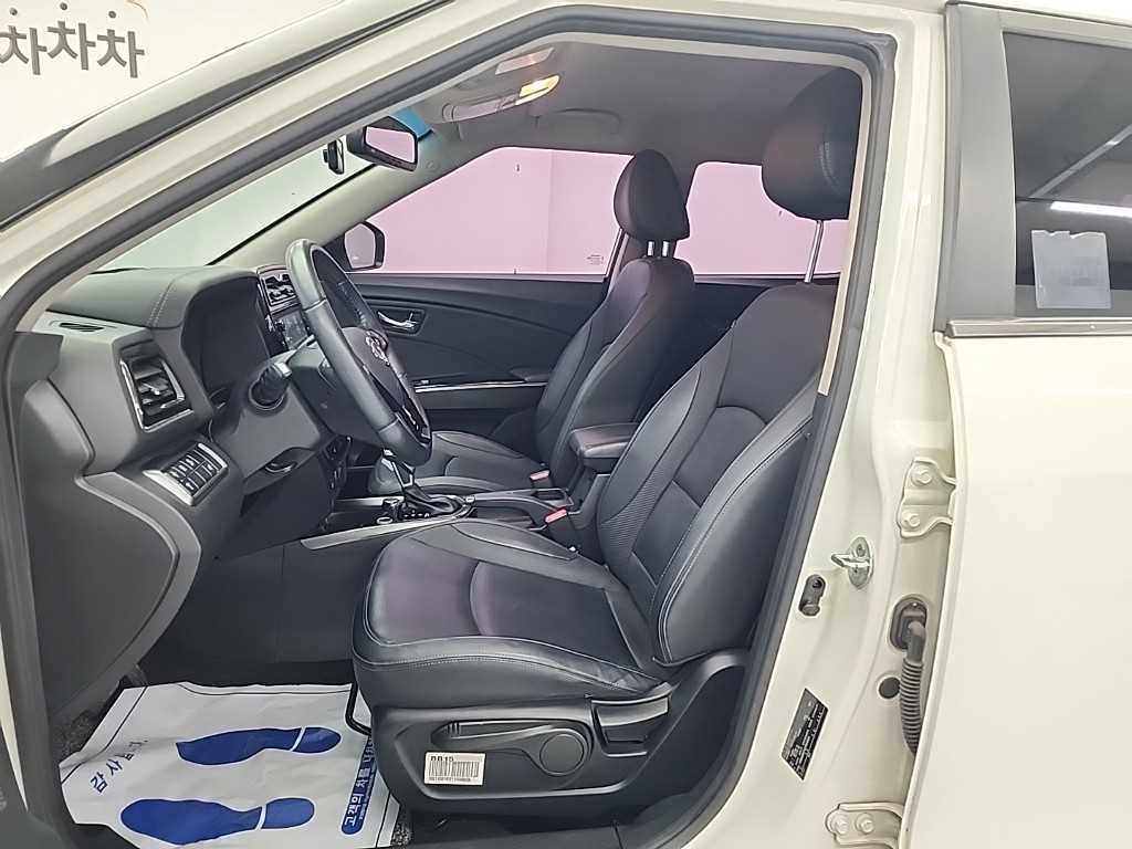 Ssangyong Tivoli 2020 Blanco - Importación desde Corea - HF Imports Iquique - Foto 13