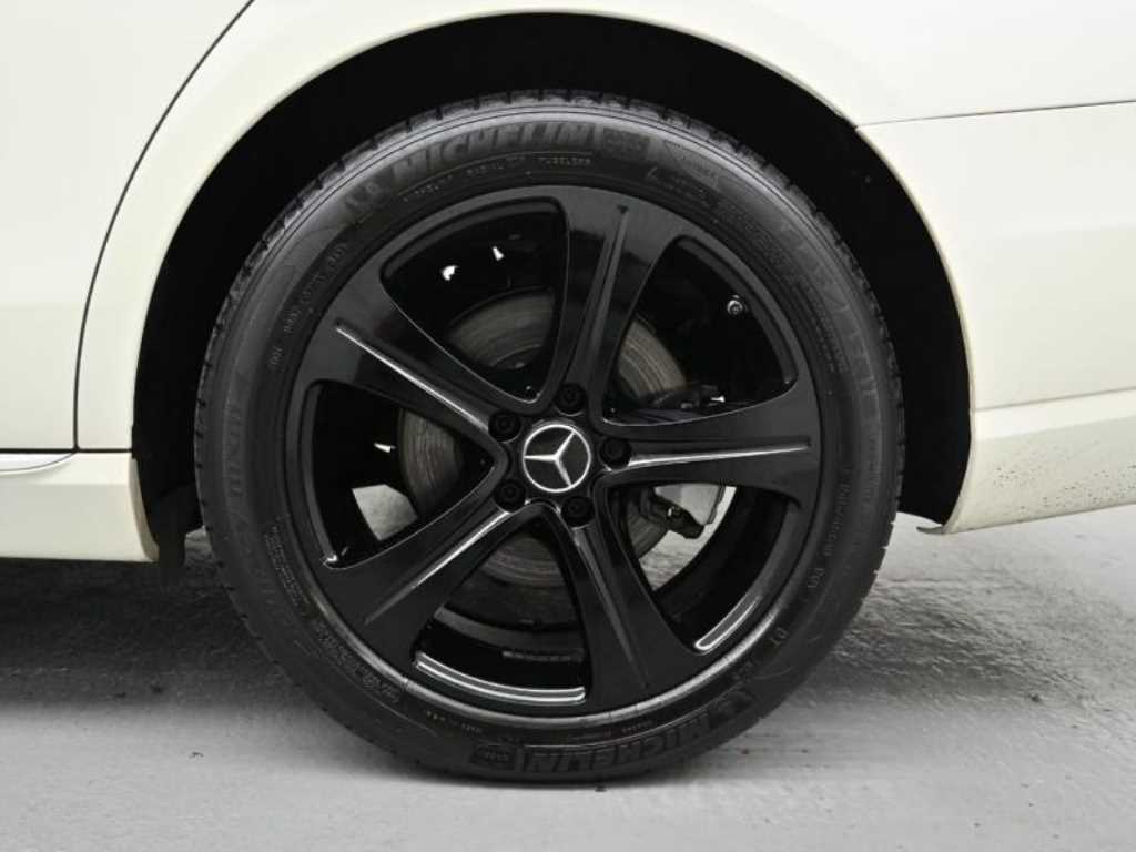Mercedes Benz E class - Vista 7