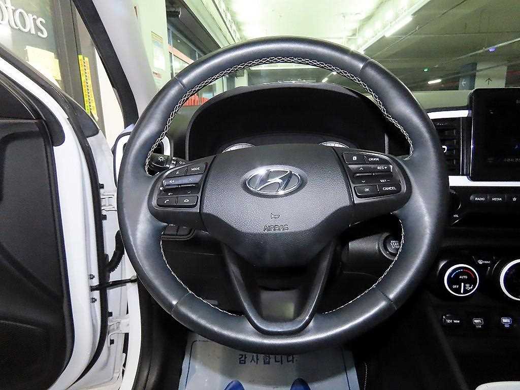 HYUNDAI Venue - Vista 10