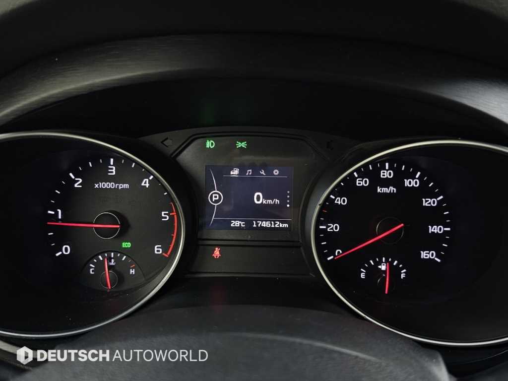 KIA Carnival - Vista 8