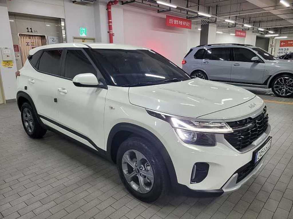 KIA Seltos - Vista 3