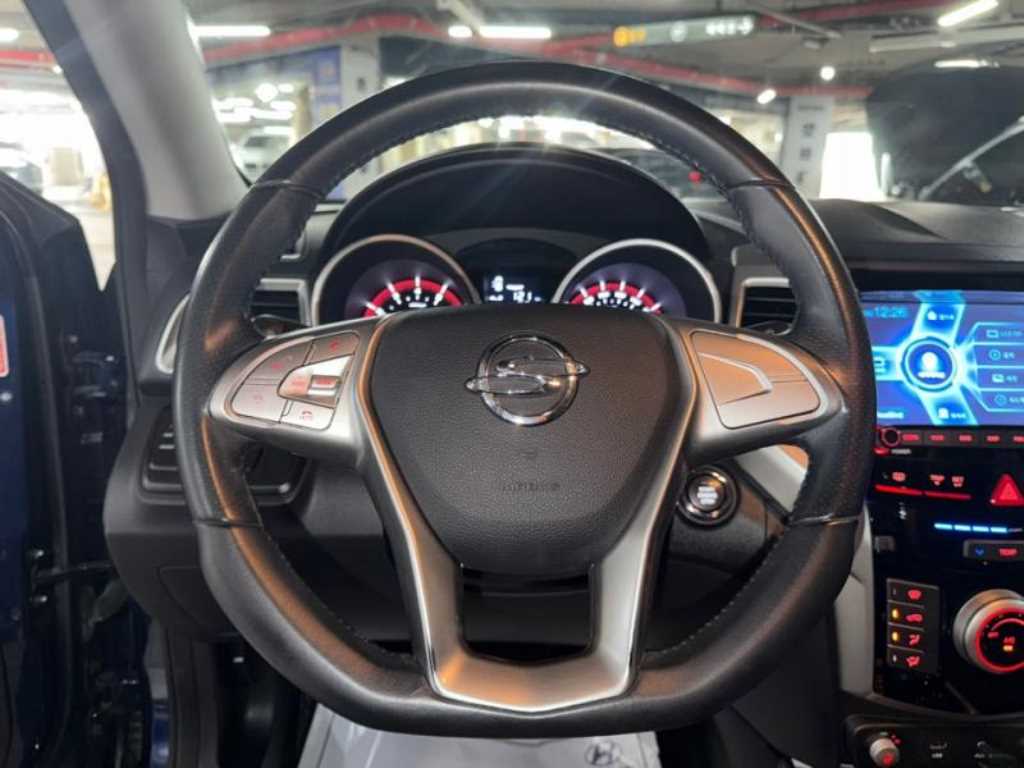 Ssangyong Tivoli - Vista 8