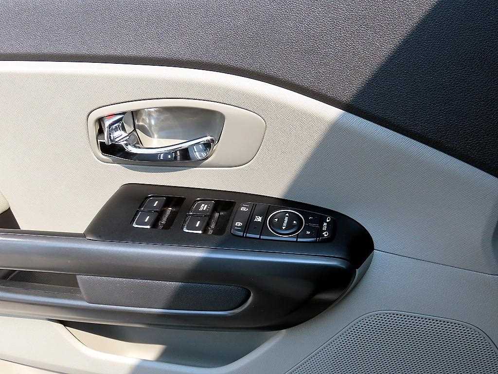 KIA Carnival 2017 Blanco - Importación desde Corea - HF Imports Iquique - Foto 13