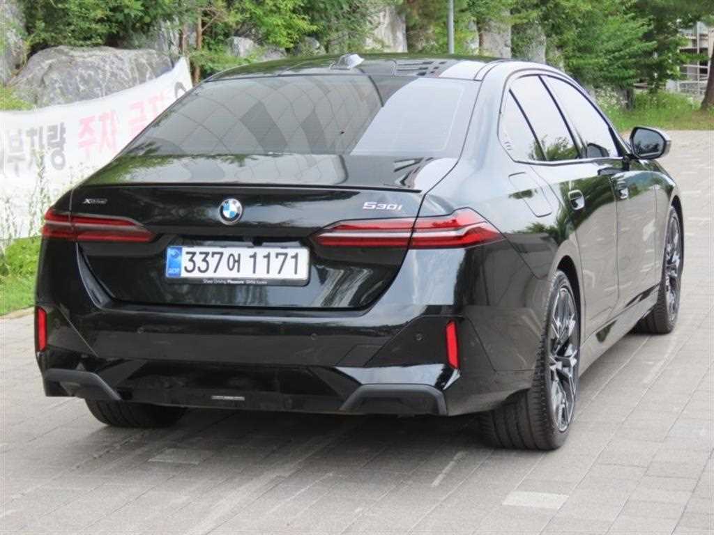 BMW 5 Series - Vista 3