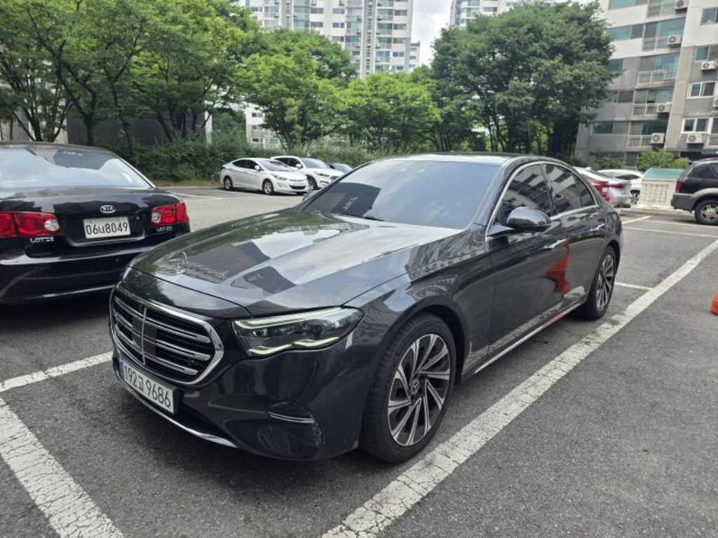 Mercedes Benz E class - Vista 2