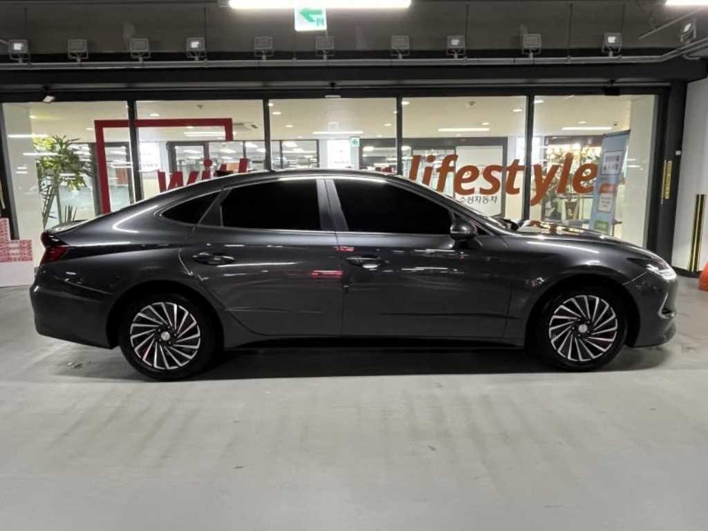 HYUNDAI Sonata - Vista 3