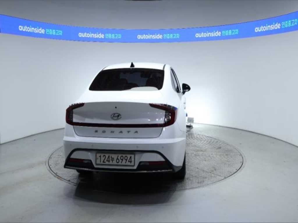 HYUNDAI Sonata - Vista 7