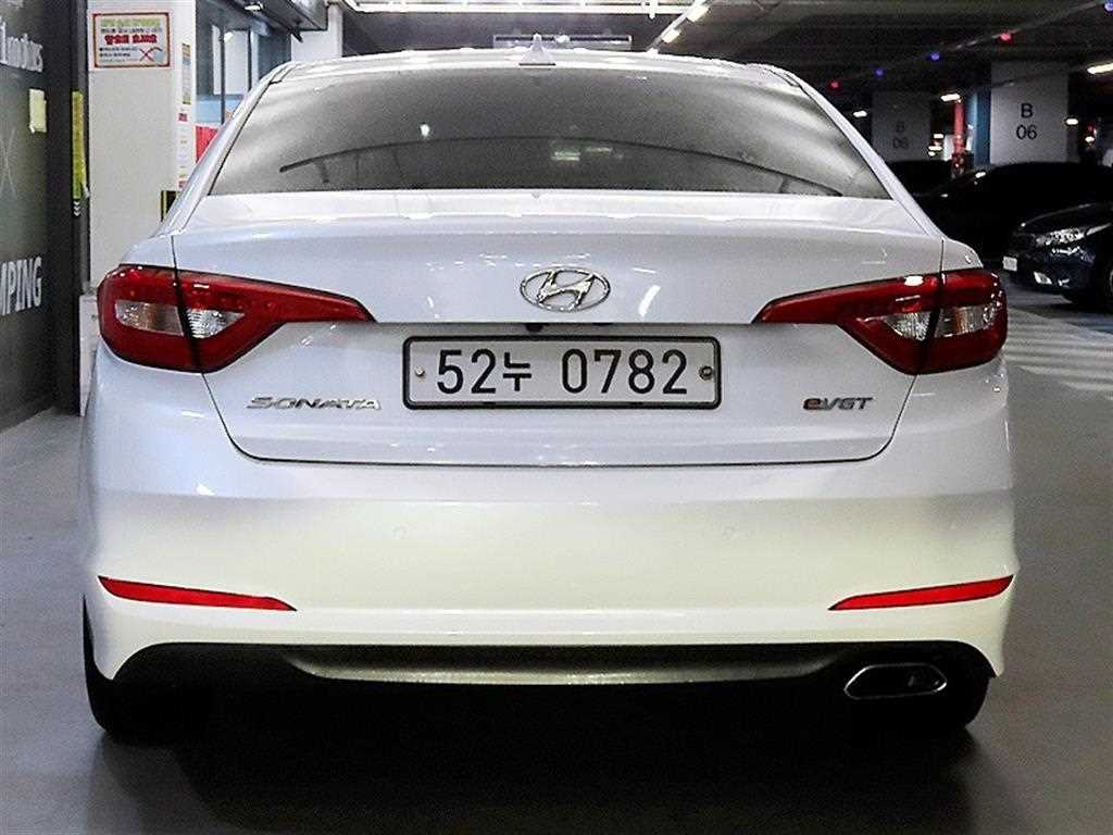 HYUNDAI Sonata - Vista 7