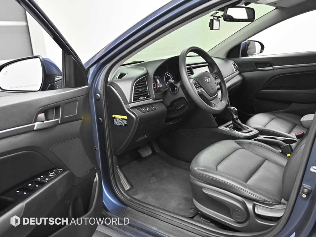 HYUNDAI Avante - Vista 12