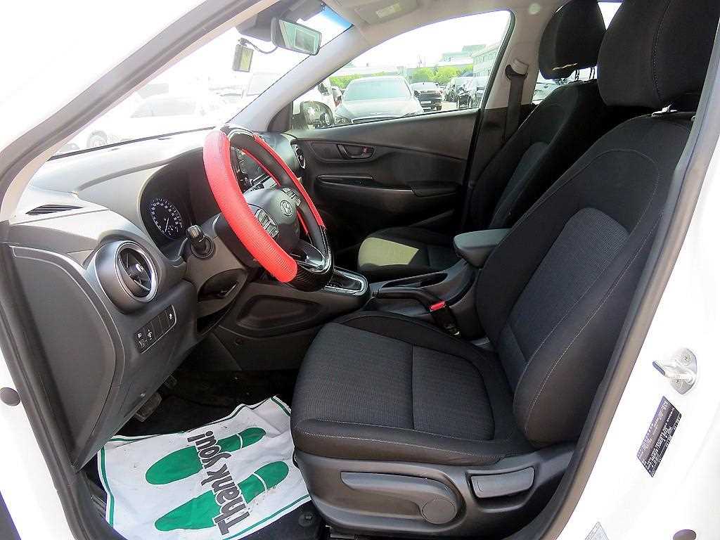 HYUNDAI Kona - Vista 8