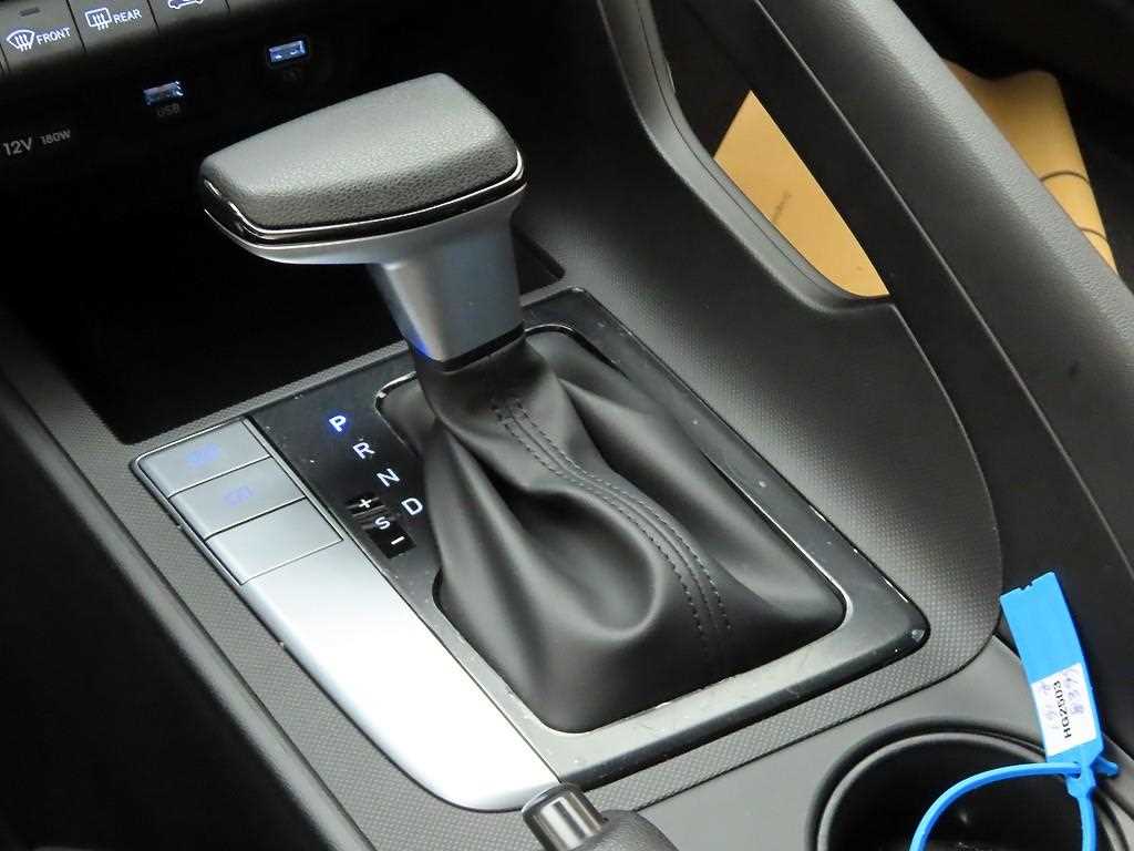 HYUNDAI Avante - Vista 12