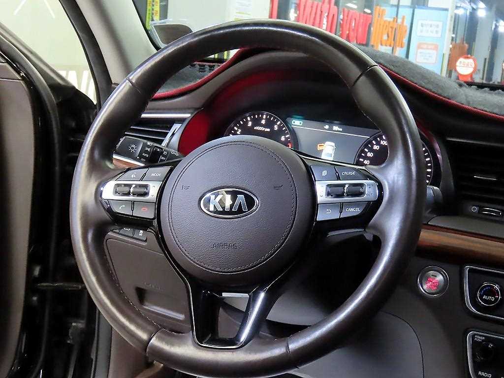 KIA K7 - Vista 10