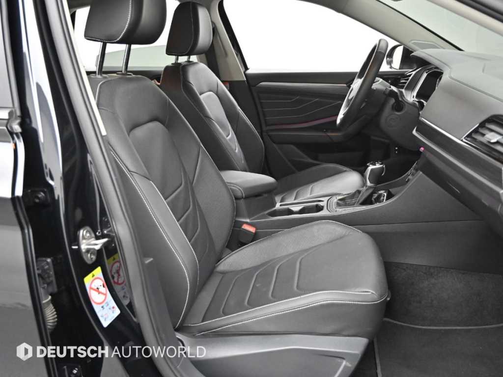 Volkswagen Jetta - Vista 12