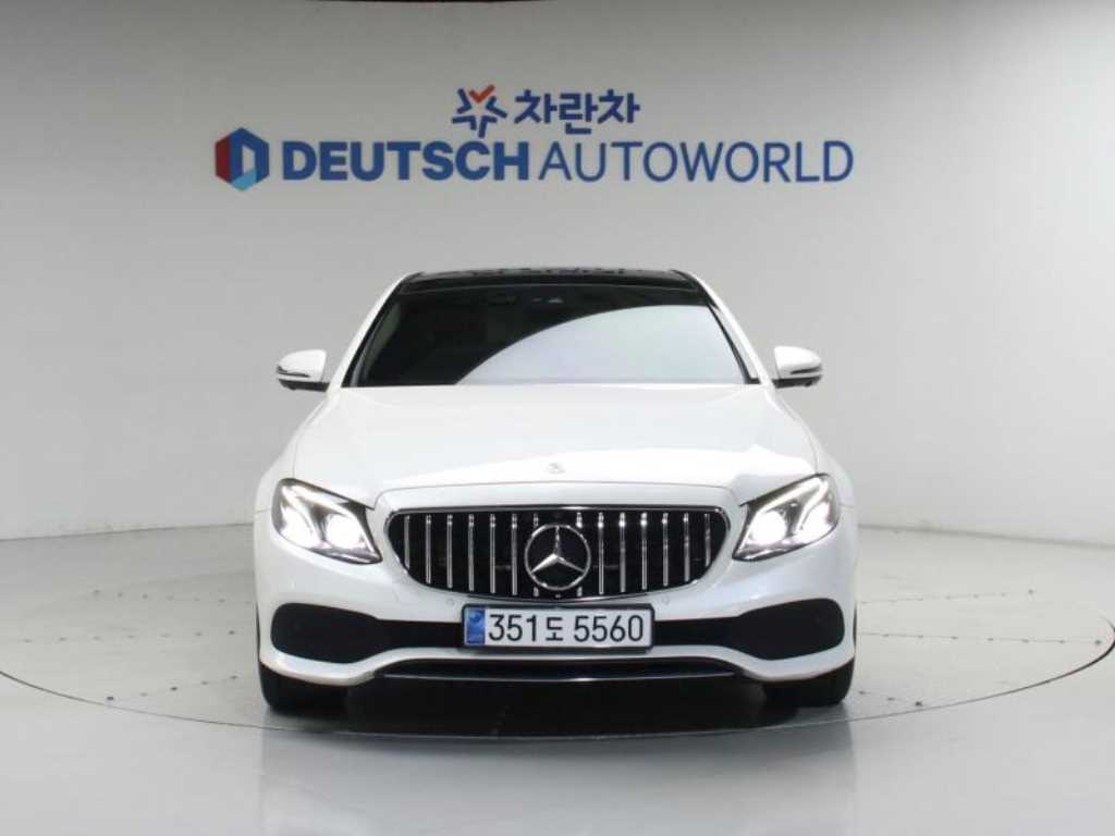 Mercedes Benz E class - Vista 3