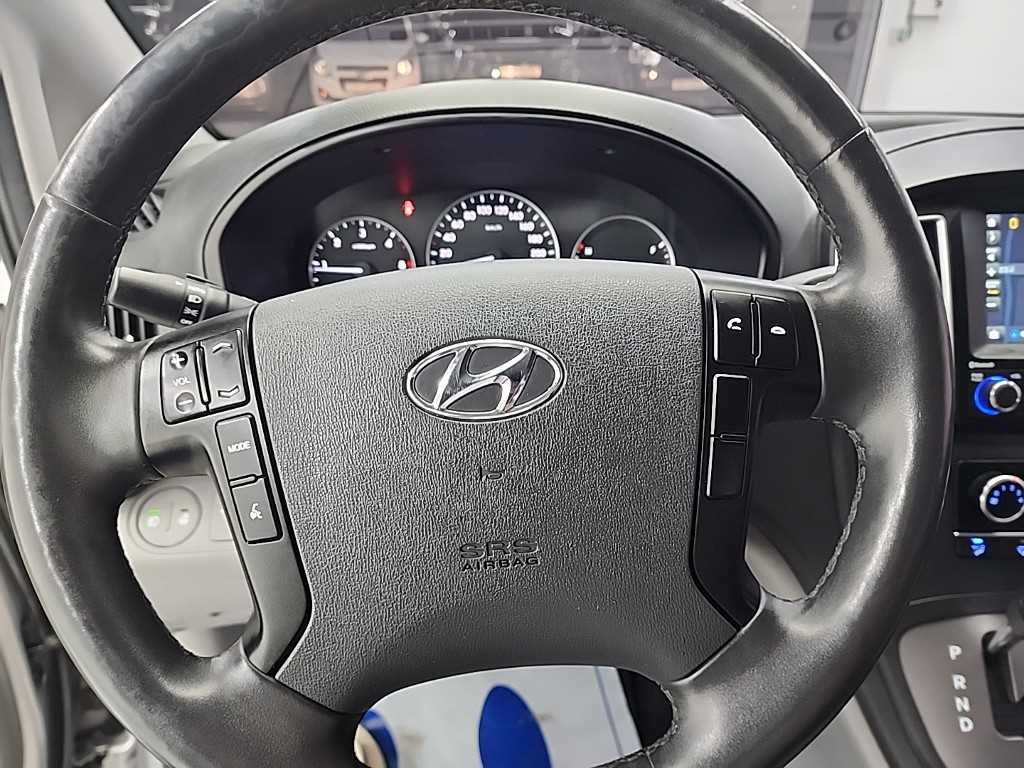 HYUNDAI Starex - Vista 11