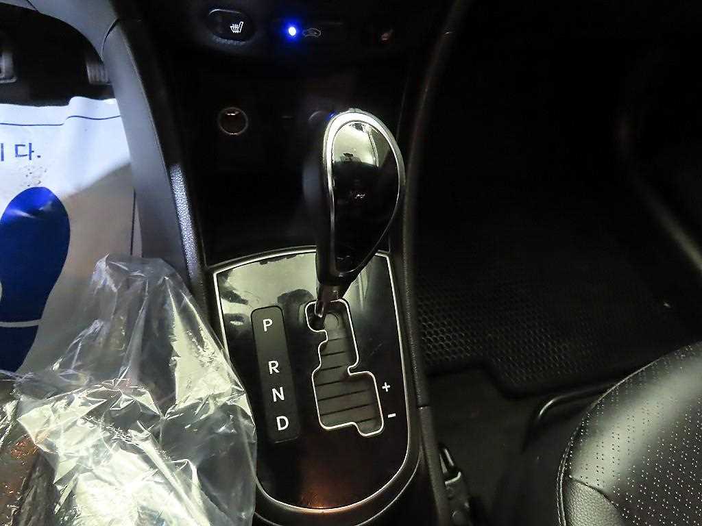 HYUNDAI Accent 2016 Blanco - Importación desde Corea - HF Imports Iquique - Foto 14