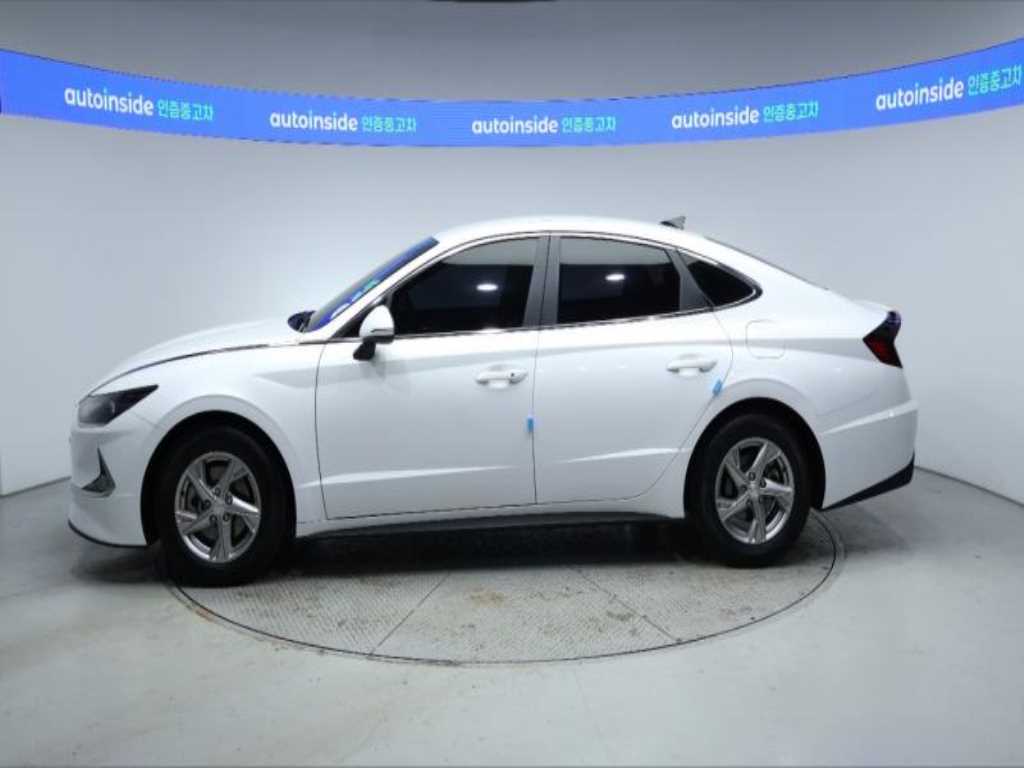 HYUNDAI Sonata - Vista 3