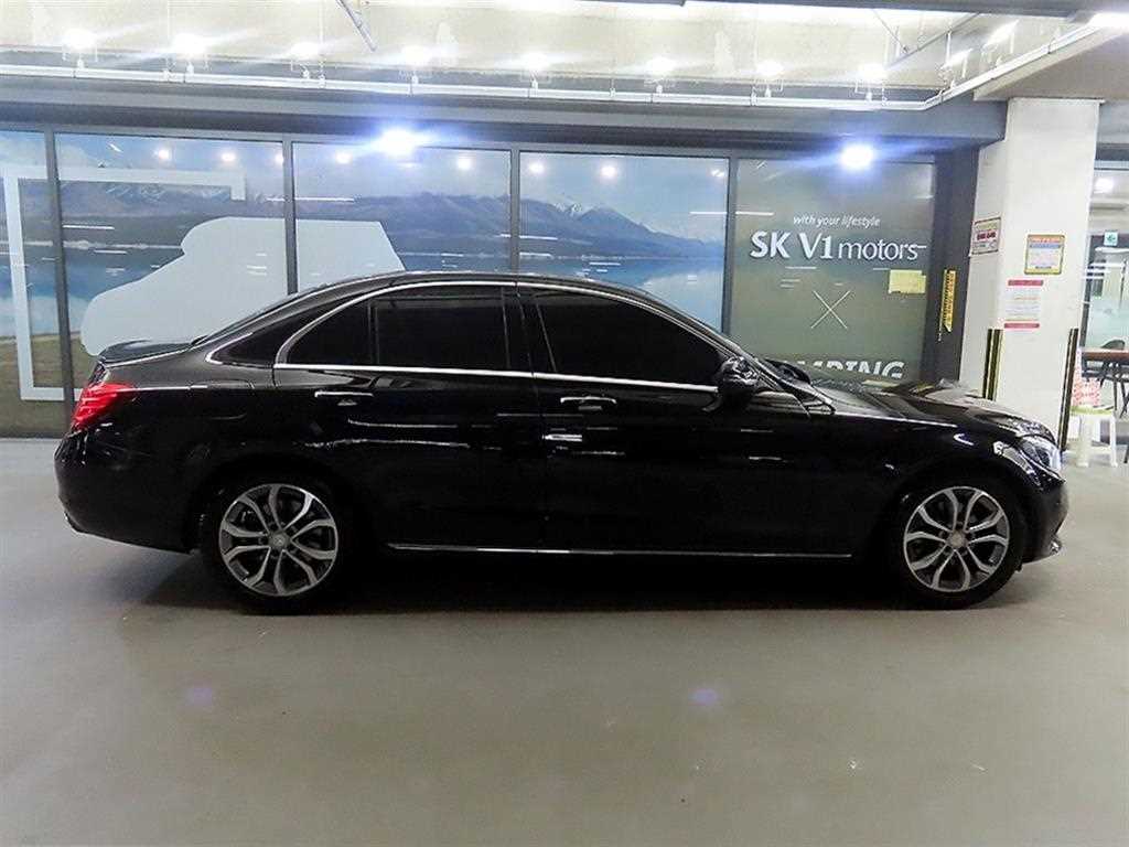Mercedes Benz C Class - Vista 3
