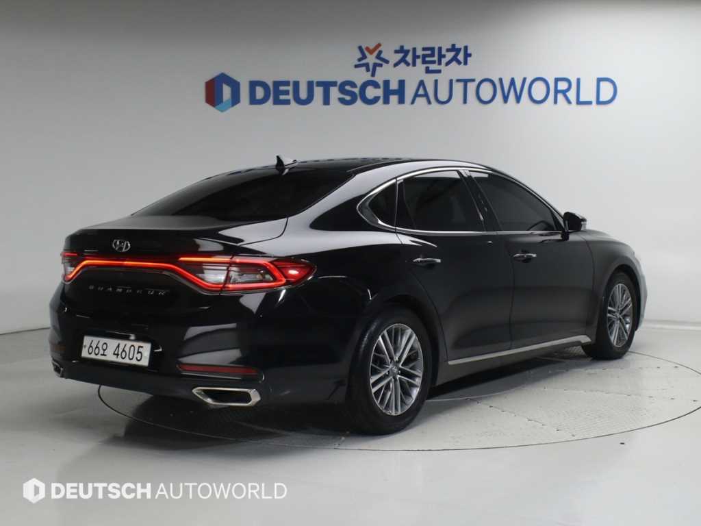 HYUNDAI Grandeur - Vista 2