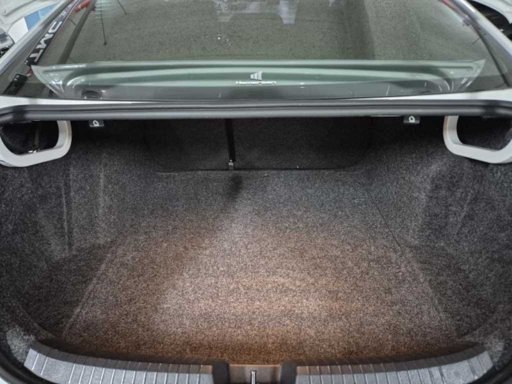 Volkswagen Jetta - Vista 7