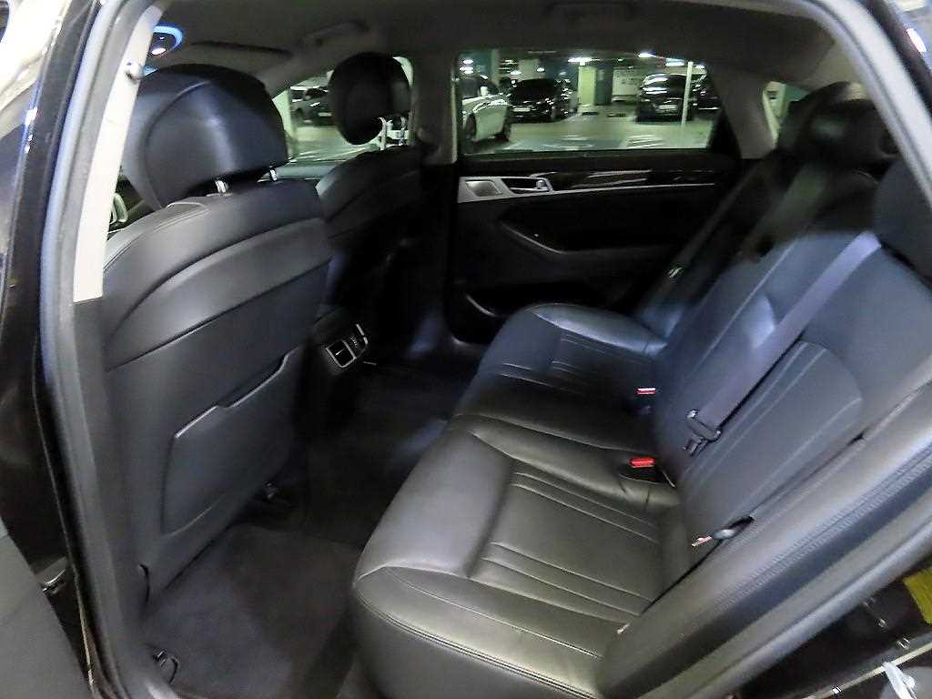 Genesis G80 - Vista 9