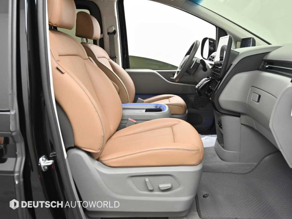 HYUNDAI Staria - Vista 12