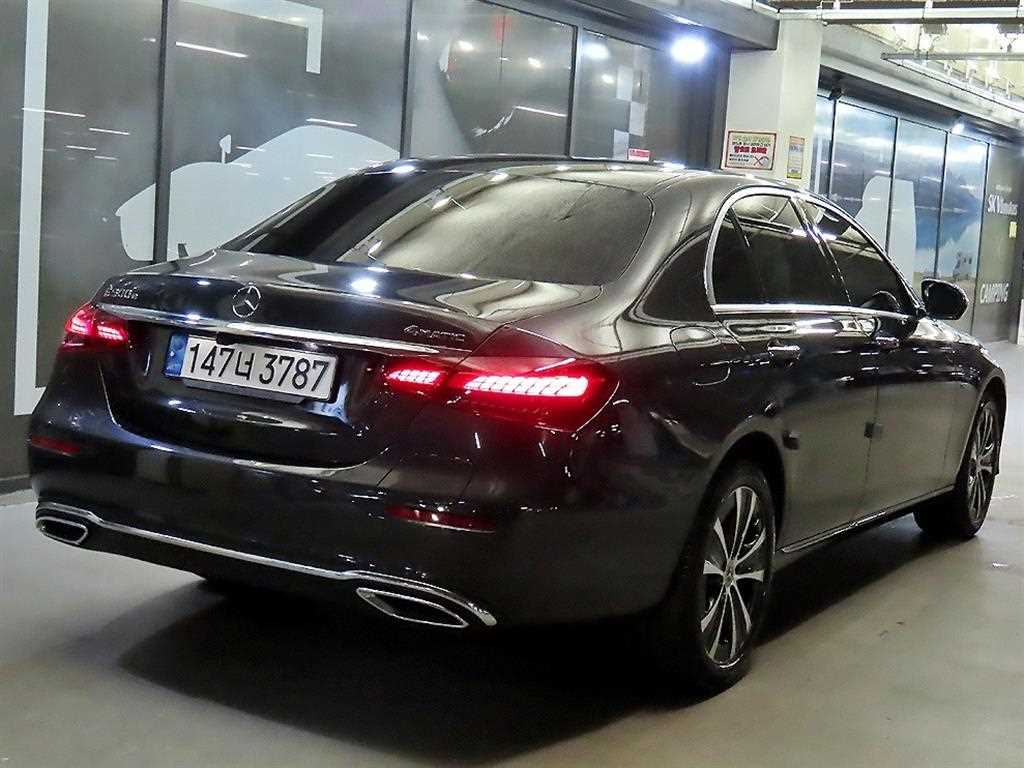 Mercedes Benz E class - Vista 6
