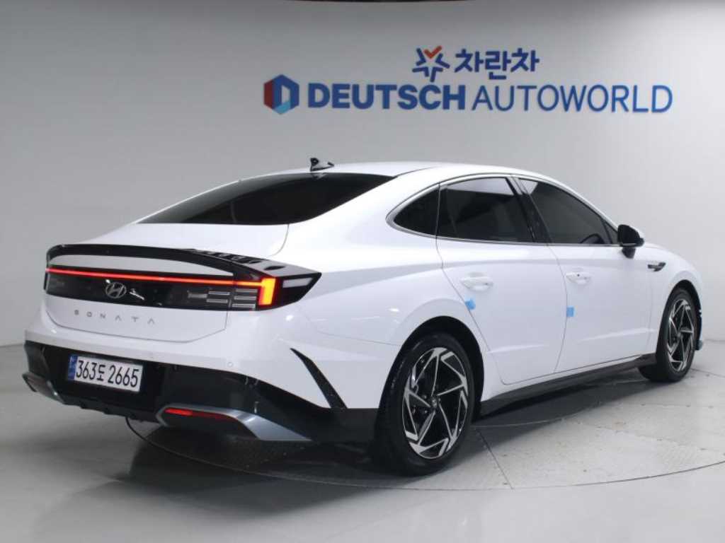 HYUNDAI Sonata - Vista 2