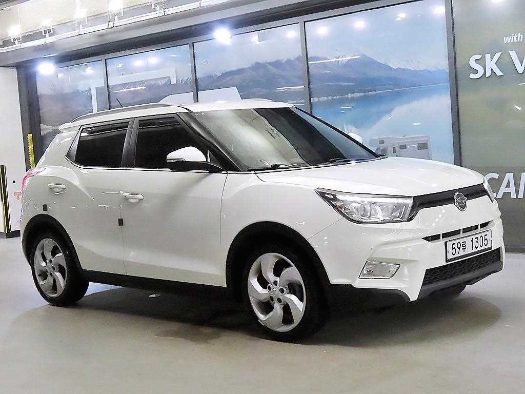 Ssangyong Tivoli 2015 Blanco - Importación desde Corea - HF Imports Iquique - Foto 1