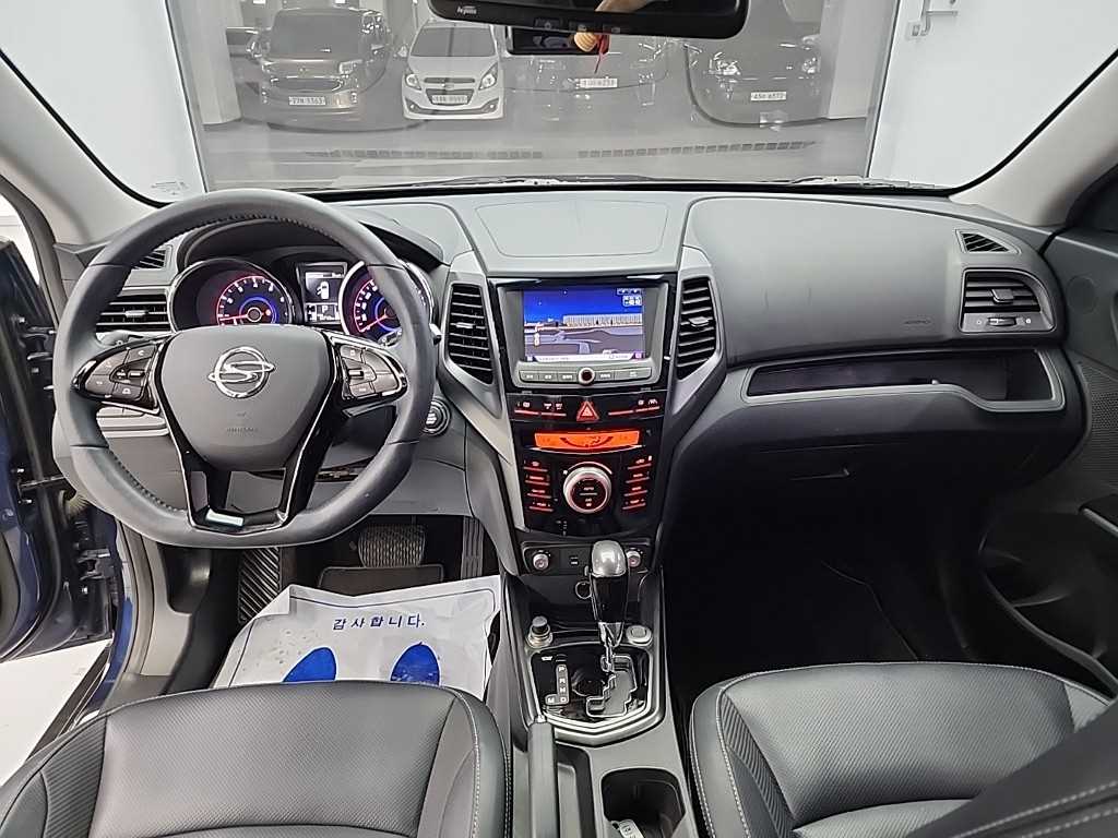 Ssangyong Tivoli - Vista 9