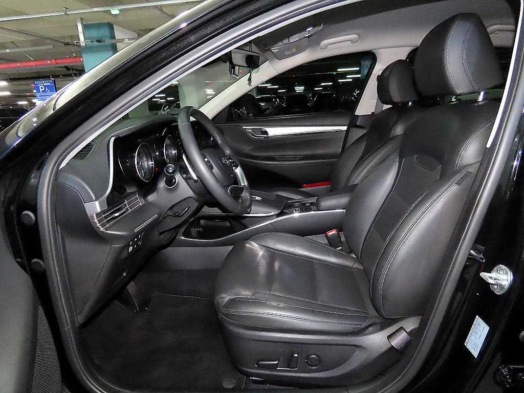 HYUNDAI Grandeur - Vista 6