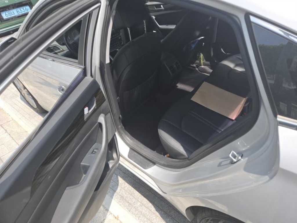 HYUNDAI Sonata - Vista 12