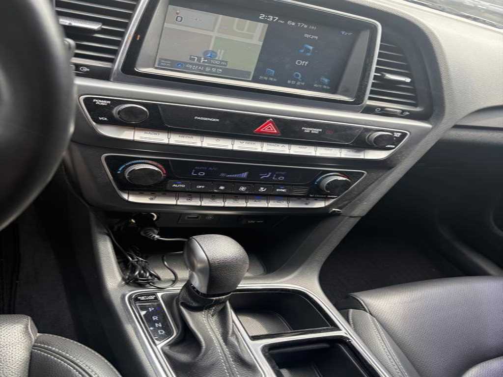 HYUNDAI Sonata - Vista 7