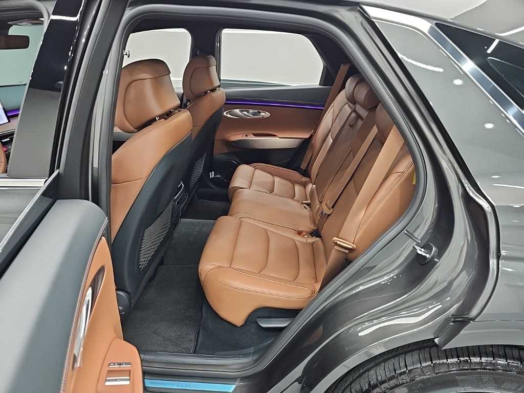 Genesis GV70 2025 Gris - Importación desde Corea - HF Imports Iquique - Foto 14