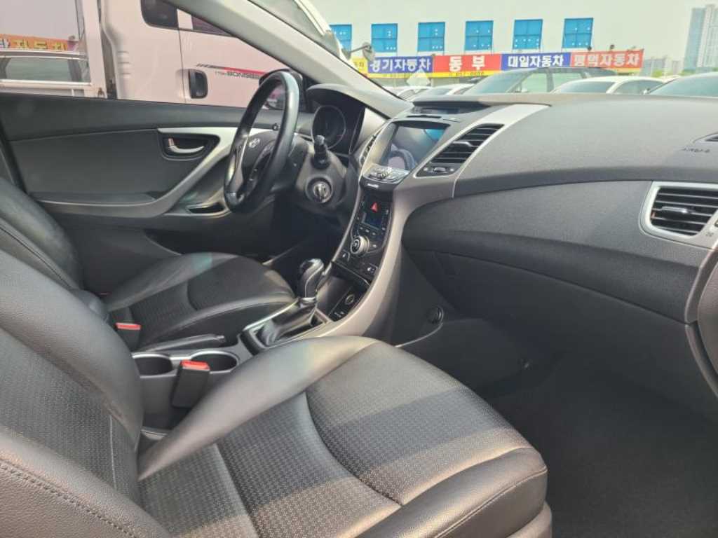 HYUNDAI Avante 2015 Blanco - Importación desde Corea - HF Imports Iquique - Foto 17