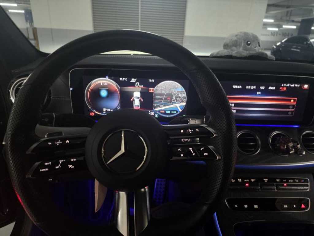 Mercedes Benz E class - Vista 7