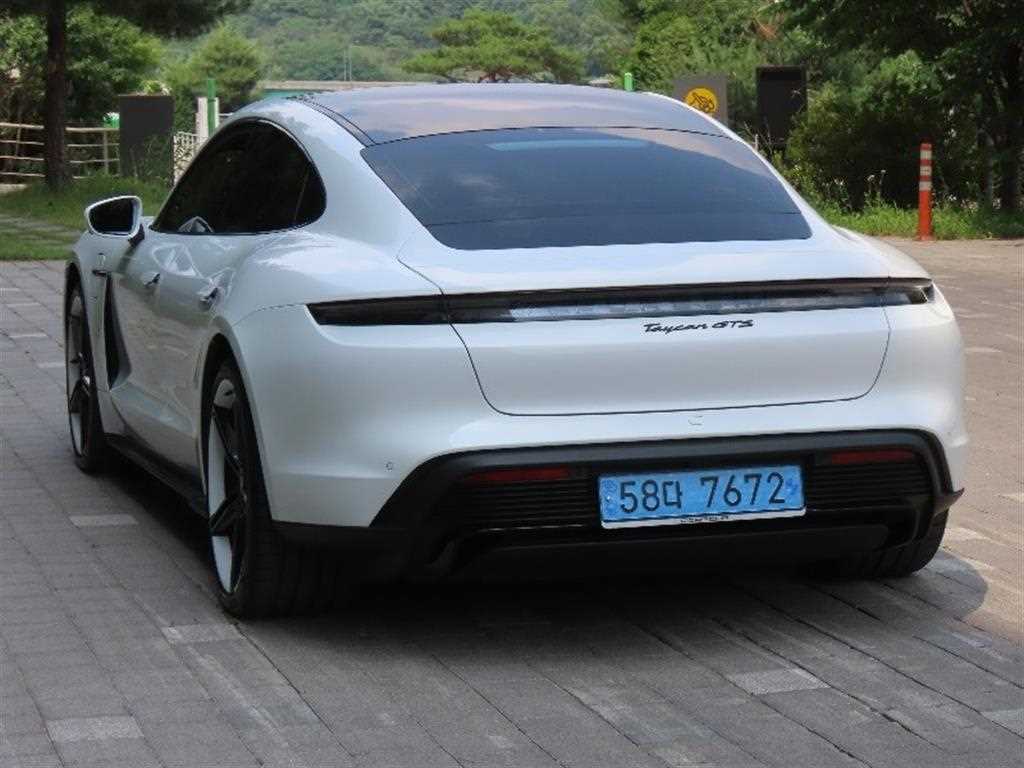 Porsche Taycan - Vista 6