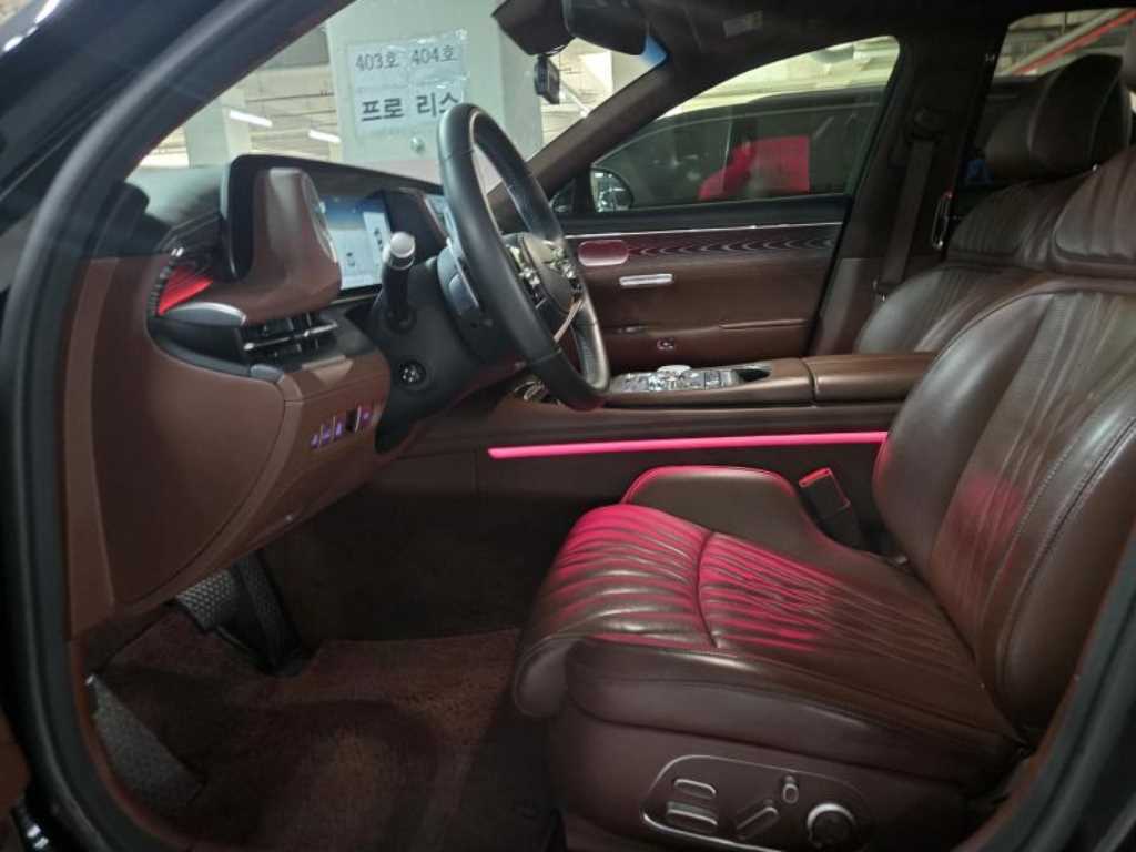 Genesis G90 - Vista 8