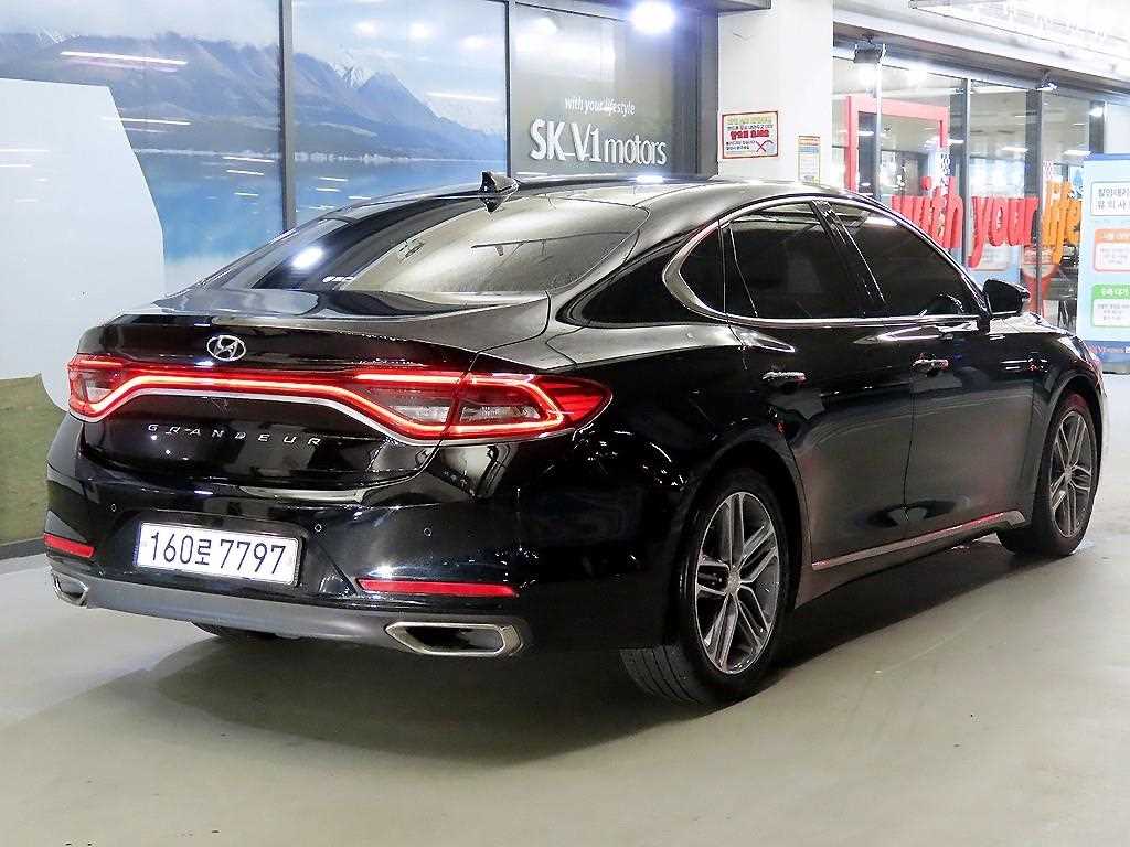 HYUNDAI Grandeur - Vista 6