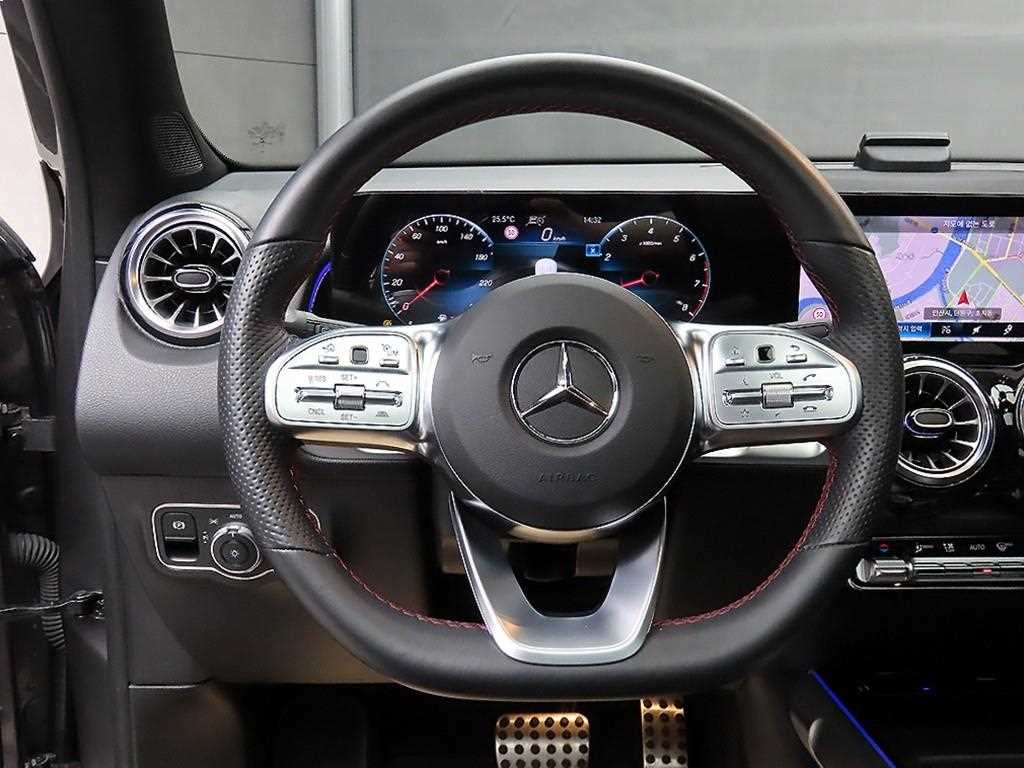 Mercedes Benz GLB Class - Vista 11