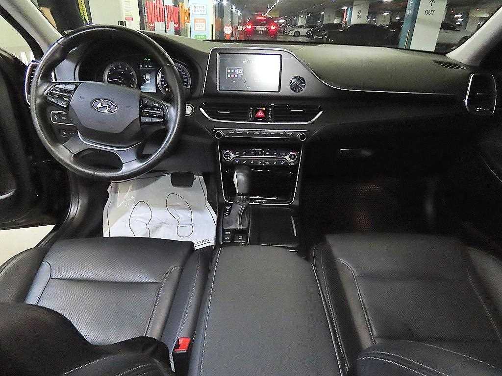 HYUNDAI Grandeur - Vista 12