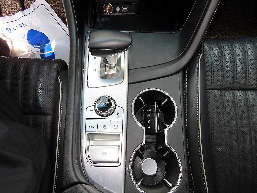 Genesis G70 - Vista 12